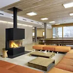 Youth Hostel *