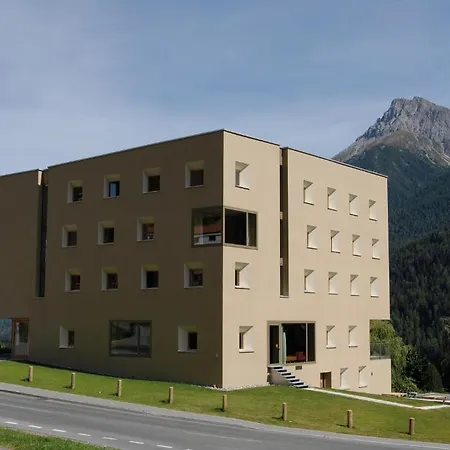 Scuol Youth Hostel * Scuol