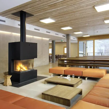 Scuol Youth Hostel Hostel *