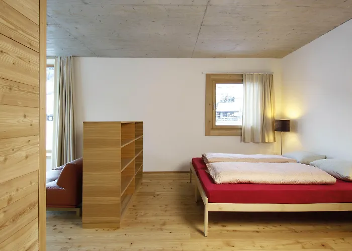 Scuol Youth Hostel Hostel *